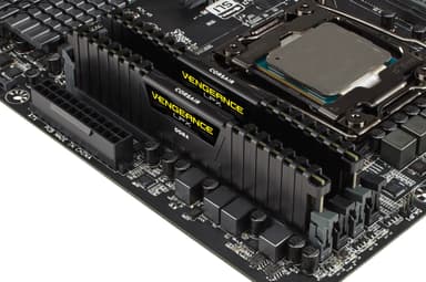 Corsair Vengeance DDR4 RAM 32 GB