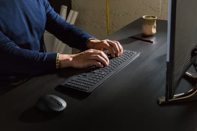 Microsoft Sculpt Comfort Desktop tastatur og mus