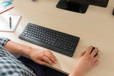 Microsoft Sculpt Comfort Desktop tastatur og mus