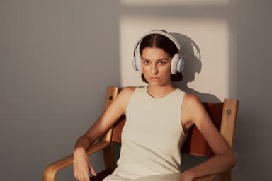 B&O Beoplay H4 2. gen. trådløse on-ear høretelefoner (limestone)