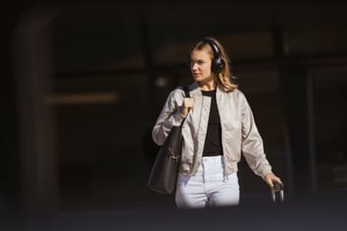 JBL CLUB 950NC trådløse around-ear høretelefoner (sort)