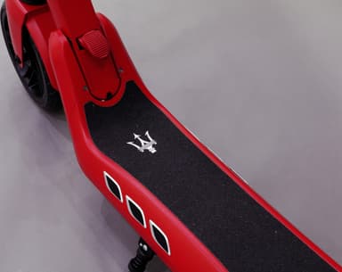 Maserati 8" elektrisk scooter MC-ES80 (rød)