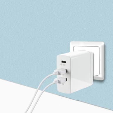 NÖRDIC 45W 3Ports Oplader 1xUSB C 45W Power Delivery 3,0 Quick Charger 4, 2xUSB En 18W Hurtiglader 3