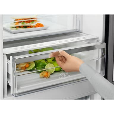 Electrolux Køl/frys kombination LNC7ME34X1 (Stål)