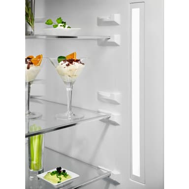 Electrolux kølefryseskab LNT7ME34X2