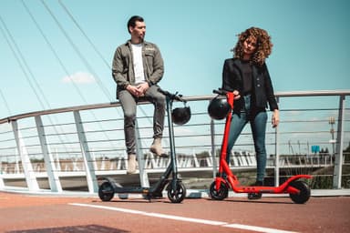 Maserati 8" elektrisk scooter MC-ES80 (rød)