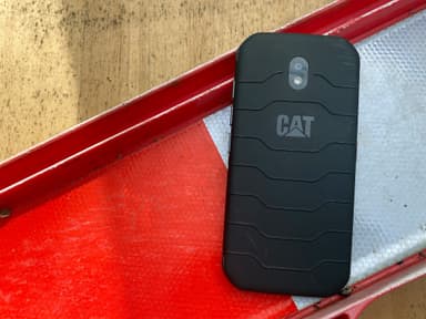 CAT S42 smartphone (sort)