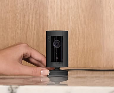 Ring Indoor Cam sikkerhedskamera med ledning (sort)