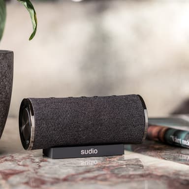 Sudio Femtio trådløs bærbar højttaler (sort)