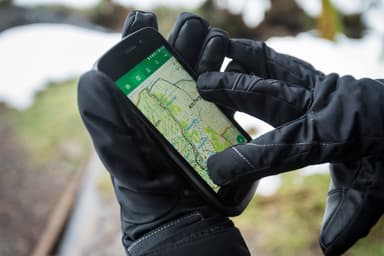 Land Rover Explore outdoor smartphone