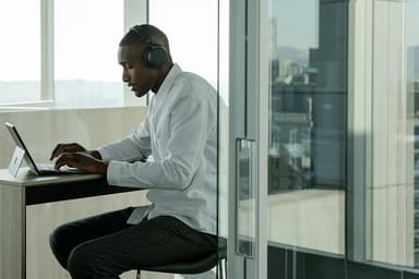 Microsoft Surface Headphones 2 trådløse around-ear høretelefoner (sort)