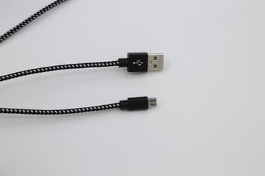 Leonardoda Udtømning Miljøvenlig Ekstra langt opladerkabel i nylon, USB til Micro USB 3m - Sort / hvid | Elgiganten Leonardoda Udtømning Miljøvenlig Ekstra langt opladerkabel i nylon, USB til Micro USB 3m - Sort / hvid | Elgiganten