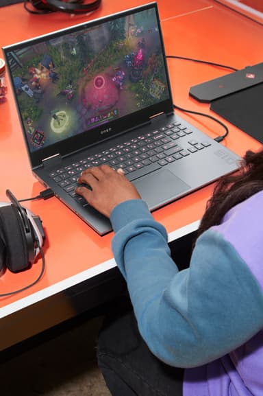 HP Omen 15 R5-5/16/1000/3060/144Hz 15.6" bærbar gaming computer