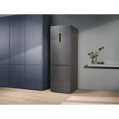 Electrolux kølefryseskab LNT9ME32X2 (Stål)