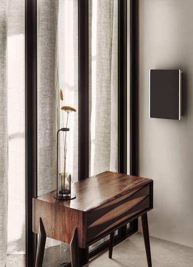 B&O Beosound Level bærbar højttaler med Google Assistant (natural)