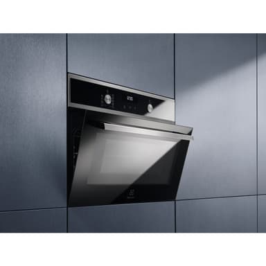 Electrolux 800 CombiQuick kombineret ovn COM700CX