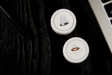 Flic 2 2x knapper + metalklips (hvid)