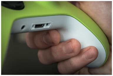 Microsoft Xbox Wireless controller (gul)