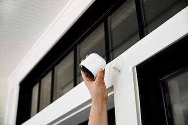 Arlo Pro 3 trådløst kamera 2K QHD sikkerhedssæt (3-pak)
