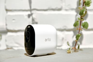 Arlo Pro 3 trådløst kamera 2K QHD sikkerhedssæt (3-pak)