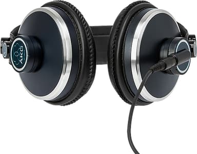 AKG K271 MKII over ørene høretelefoner