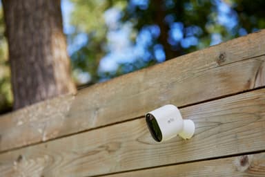 Arlo Pro 4 trådløst 2K QHD kamera 1-pak (sort)