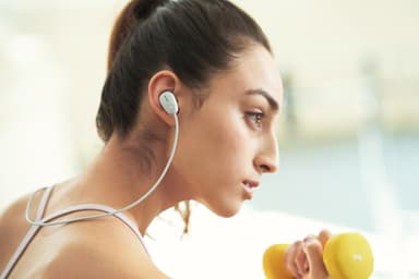 Sony WI-SP600 trådløse in-ear hovedtelefoner (hvid)