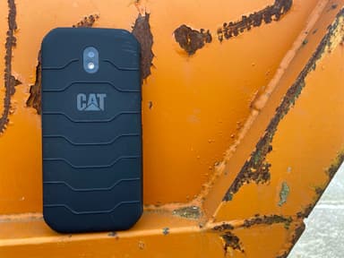 CAT S42H+ smartphone (sort)