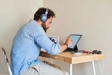 JBL Tune 760NC trådløse around-ear høretelefoner (blå)