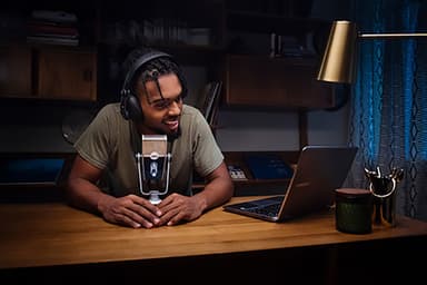 AKG Podcaster Essentials mikrofon/høretelefon-bundle