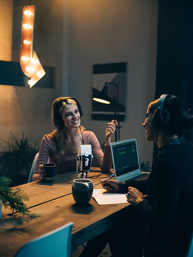 AKG Podcaster Essentials mikrofon/høretelefon-bundle