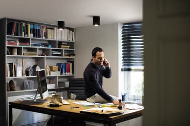 Philips Hue Pillar spotlys (sort)