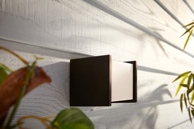Philips Hue White Fuzo udendørs-væglampe SQ