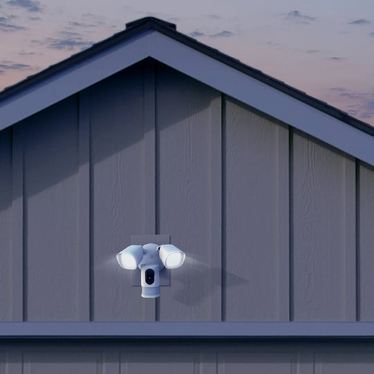 Eufy Security Floodlight Cam 2K udendørskamera (hvidt)