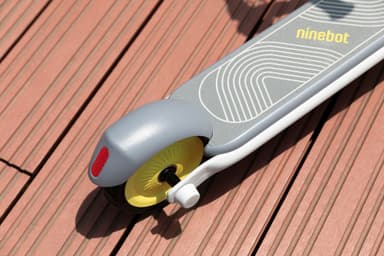 Ninebot fra Segway KickScooter Zing C8 El-løbehjul