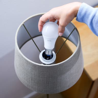 WiZ LED-startpakke E27 8W 929002451201