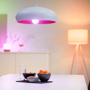 WiZ LED-startpakke E27 8W 929002451201
