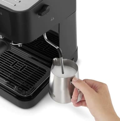 DeLonghi EC235.BK Stilosa Espresso Kaffemaskine, Sort Delonghi Espresso Kaffemaskine EC235.BK Stilosa Pumpetryk 15 bar, Indbygget mælkeskummer, 1100 W, Halvautomatisk, Sort