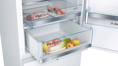Bosch Series 4 kølefryseskab KGE39VW4A (hvid)