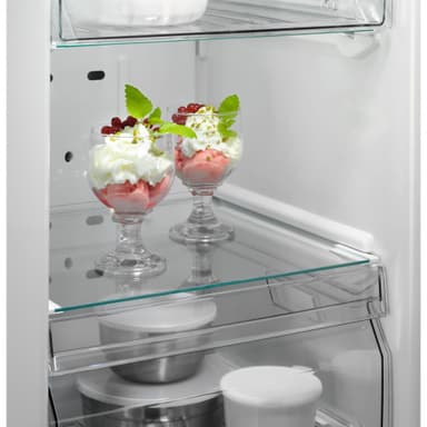 AEG Fryser AGB625F5NW (Hvid)