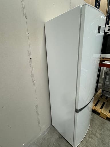 Zanussi køle/fryseskab ZRB38212WA - brugt