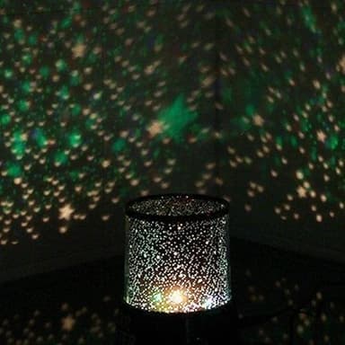 Natlampe med stjernehimmel