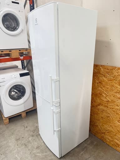 Electrolux køle/fryseskab KNT4TF33W2 - D12824 - brugt