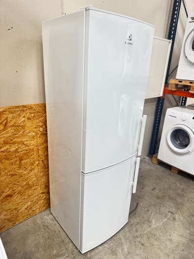 Electrolux køle/fryseskab KNT4TF33W2 - D12824 - brugt