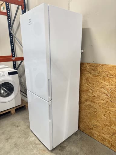 Electrolux køle-/fryseskab LNC7ME32W1 - D13584 - brugt