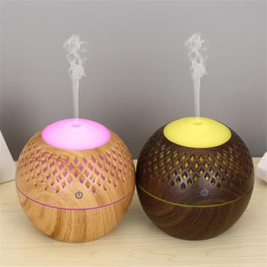 Luftfugter/Aroma Diffuser i let trædesign med LED