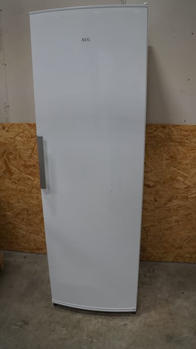AEG køleskab RKS539F1DW - D13820 - brugt