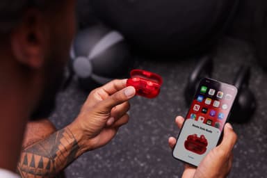 Beats Solo Buds true wireless in-ear høretelefoner (gennemsigtig rød)