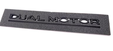 #34:Dual Motor#34: logo i mat sort - Tesla 3/Y
