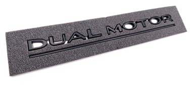 #34:Dual Motor#34: logo i mat sort - Tesla 3/Y